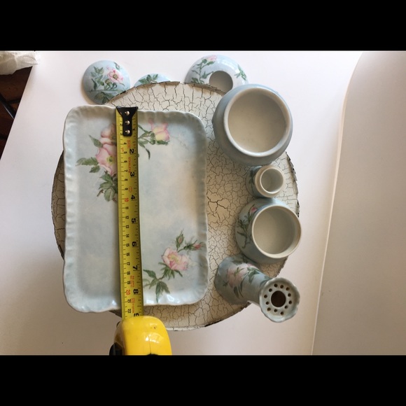 Vintage Limoges Floral Dressing Table Vanity Set. - Picture 7 of 9